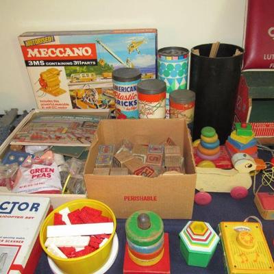 Lots of vintage toys!