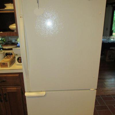 Amana refrigerator