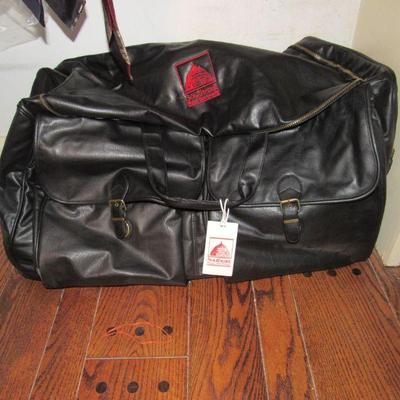 Big lether duffle with SEMO logo