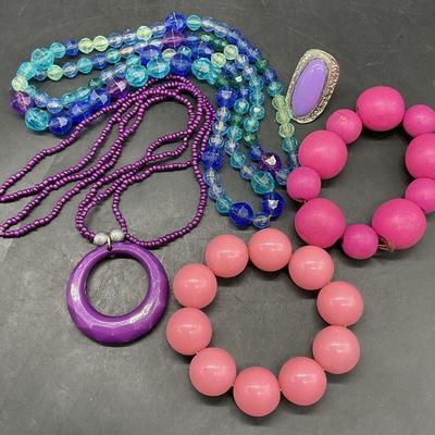 Lot 5 Chunky Statement Jewelry, Necklaces +
