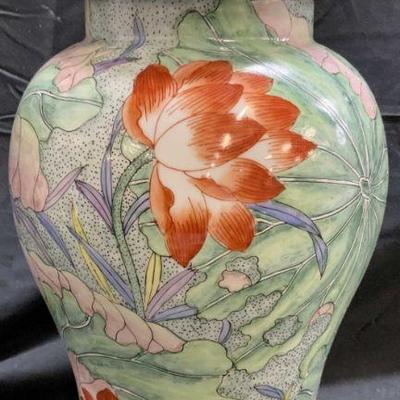 Signed Vtg Hand Painted Asian Porc Urn W Lid
