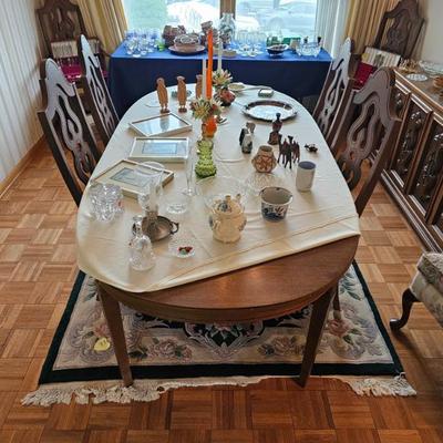John M Smyth Dining Table & Chairs