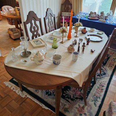 John M Smyth Dining Table & Chairs