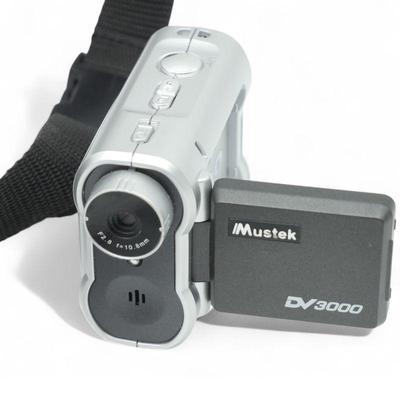 Mustek DV3000 Digital Camera w/ Accessories