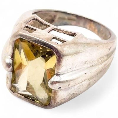 925 Sterling Silver Ring with Faceted Yellow Stone Size 7