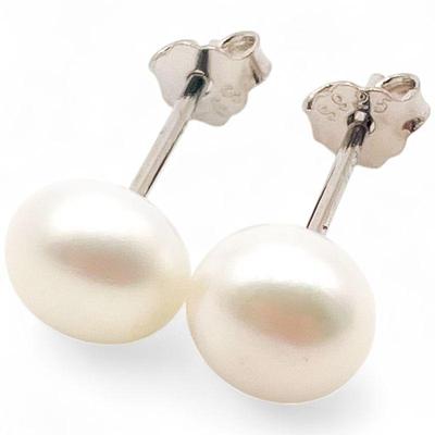 925 Sterling Silver and Pearl Stud Earrings