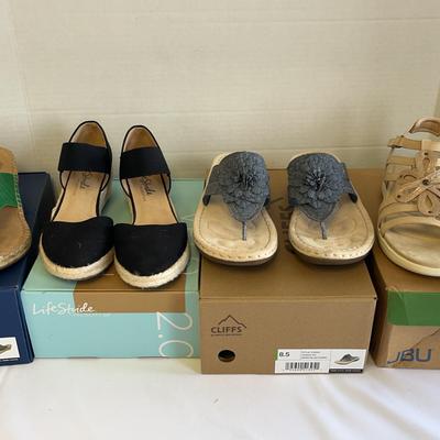 Women’s Shoes Size 8.5 - Lot L (with Box)