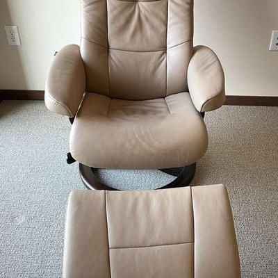 Swivel and Reclining Chair and Automn