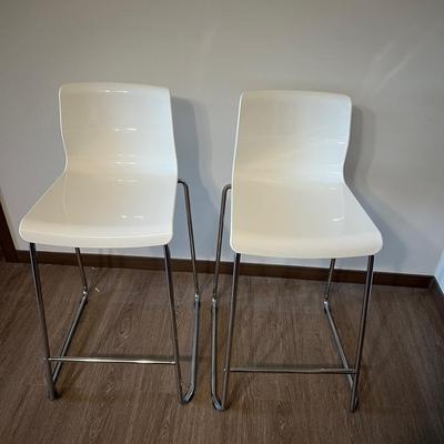 Counter Height White Bar Stools