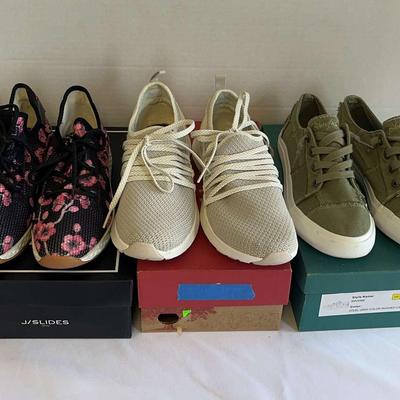 Women’s Shoes Size 8.5- Lot D (with Box)