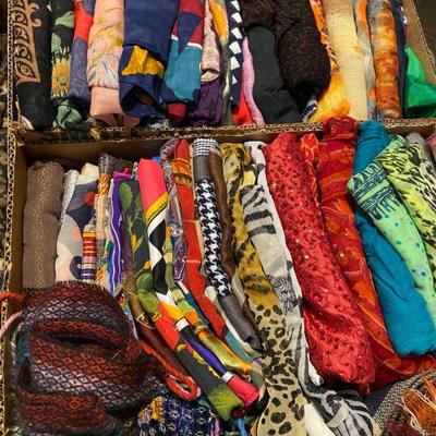ladies scarves 100s of pieces
