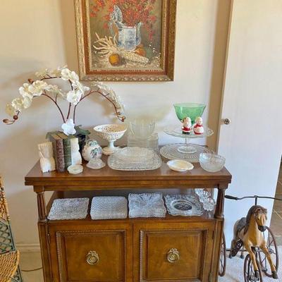 ahogany traditional style server cut glass pieces, cake plate
