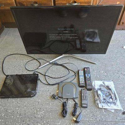 #5026 • 32" Samsung TV, Blueray, Power Cords & Remotes
