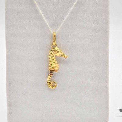 #608 • 18k Gold Seahorse Pendant, 3g
