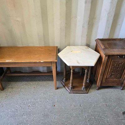 #5008 • (1) Bench and (2) Side Tables
