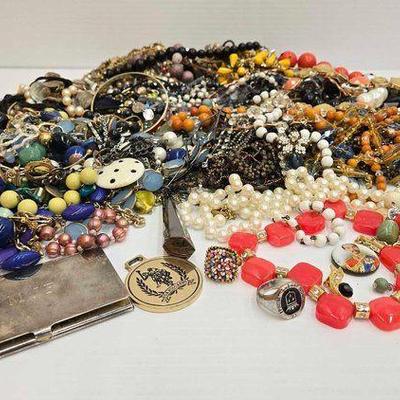 #1002 • Costume Jewelry
