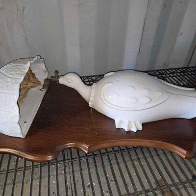 #5046 • Ceramic Goose Water Cistern & Basin
