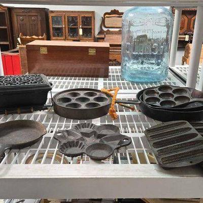 #2264 • (9) Cast Iron & Metal Pans
