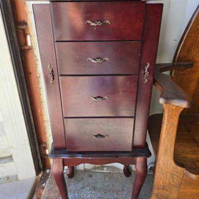 #5000 • Jewelry Cabinet
