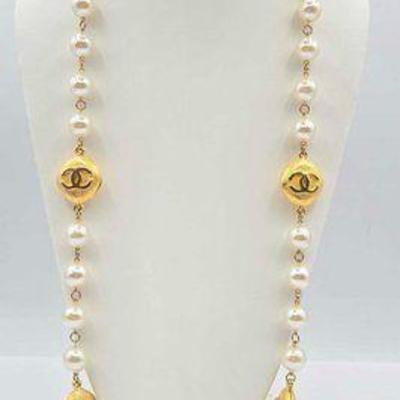 #1048 • Coco Chanel Faux Pearl Costume Jewelry
