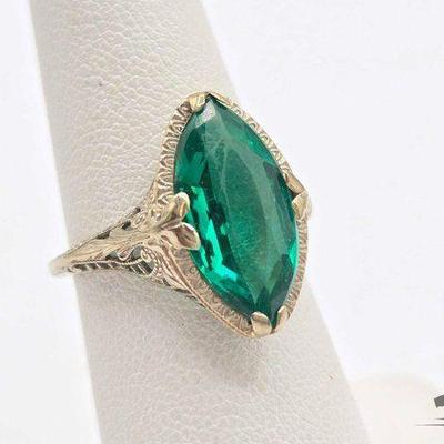 #738 • 14k White Gold and Emerland Art Deco Ring, 3.2g
