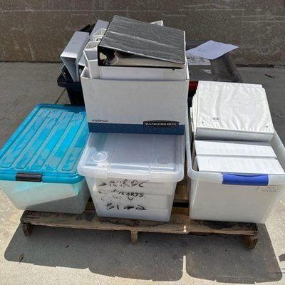 #2704 • 75 3-Ring Binders and Totes
