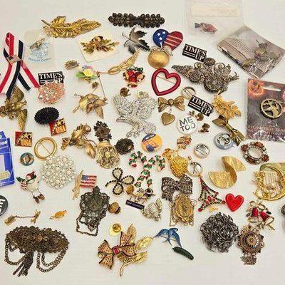 #1042 • Costume Jewelry
