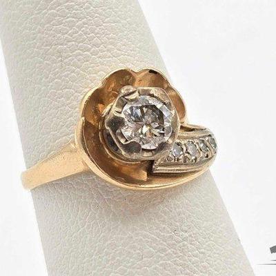 #730 • 14k Gold and Diamond Ring, 2.2g
