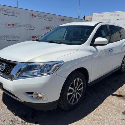 #200 • 2014 Nissan Pathfinder 4x4
