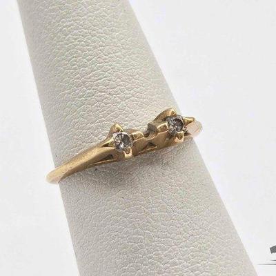 #758 • 14k Gold and Diamond Ring, 1.9g
