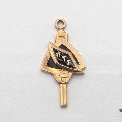 #822 • Pi Tau Sigma Pendat, 2.9g

