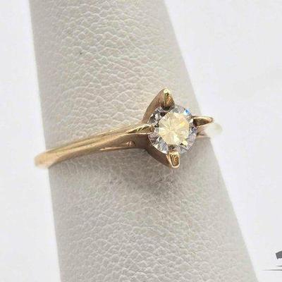 #756 • 14k Gold Diamond Solitaire Ring, 1.9g

