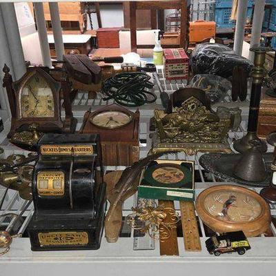 #2296 • Desk Clock, Coffe/Spice Grinder & More
