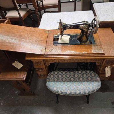 #2032 • Singer Sewing Machine Table & Stool
