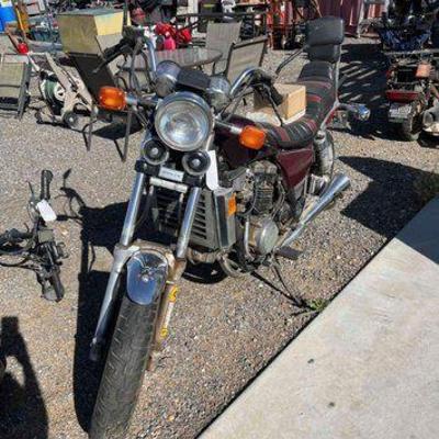 #100 • 1983 Honda VF750 Motorcycle
