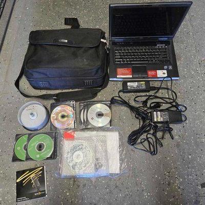 #5024 • Fujitsu Laptop, Bag, Discs, Power Cords & Info Booklets
