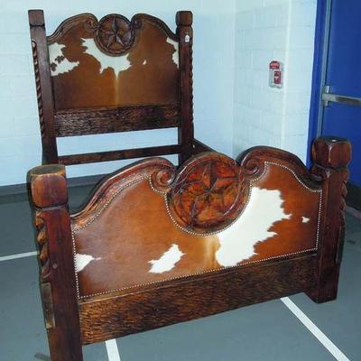 FANTASTIC HEAVY HAND CARVED WOOD & COW HIDE RUSTIC QUEEN SIZE BED