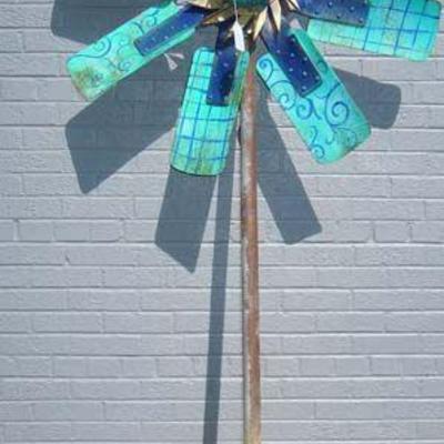 VERY HEAVY VINTAGE STEEL YARD ORNAMENT "FLOWER"