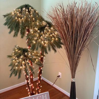 6’ Decorative Lighted Palm Tree & Reeds