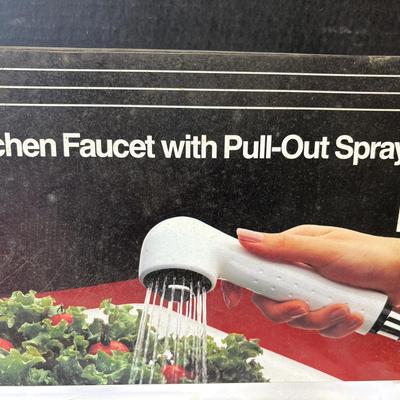 Price Pfister Kitchen Faucet W/Pull-Out Spray-White