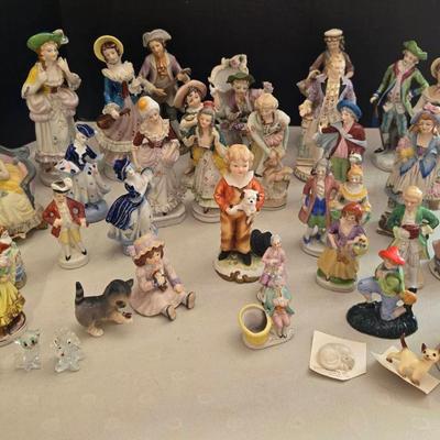 Vintage Figurines, Goebel Kitten, Occupied Japan 