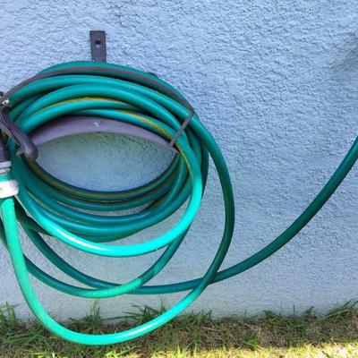 Outdoor Green Garden Hose (Does Not Include Wall Mount)