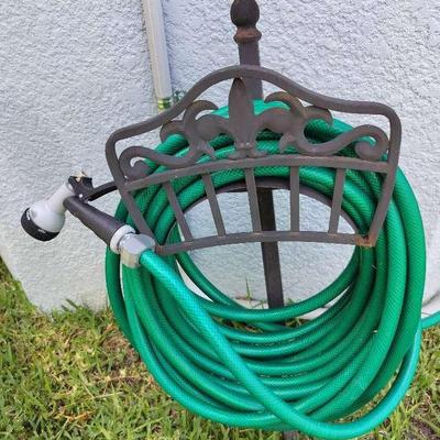 75' Green Outdoor Garden Hose #1 (Includes Mount)
