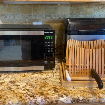 Microwave And Bread Machine 