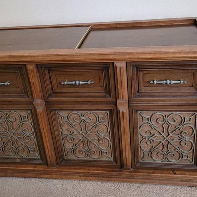 Vintage Magnavox Stereo