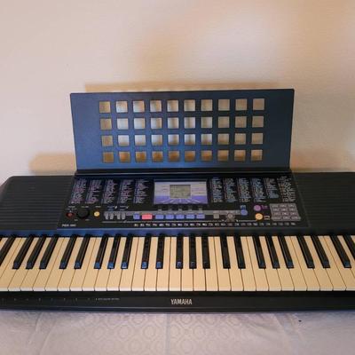 Yamaha PSR-190 Keyboard 