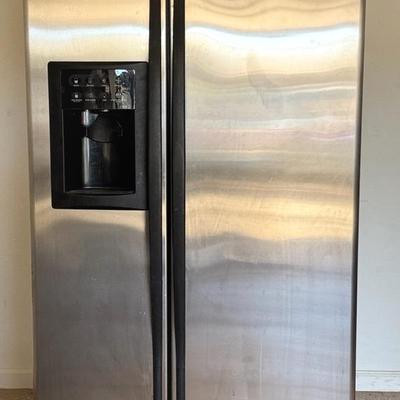 GE Profile Arctica Refrigerator 