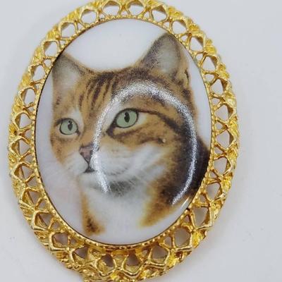Milk Glass Vintage Gold Tone Cat Pin Orange Tabby