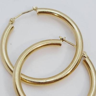 Beautiful 14k Yellow Gold Hoop Earrings 