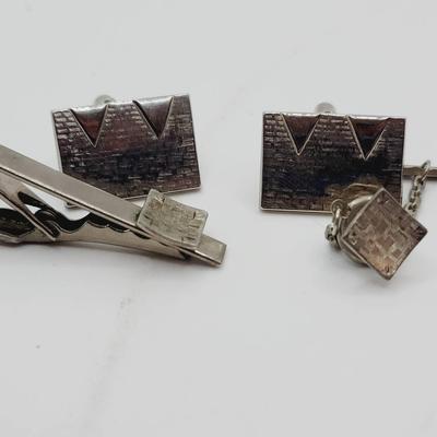 Late Art Deco 1940s Cufflinks Vintage Silvertone Triangles on Square Tie Bar Set